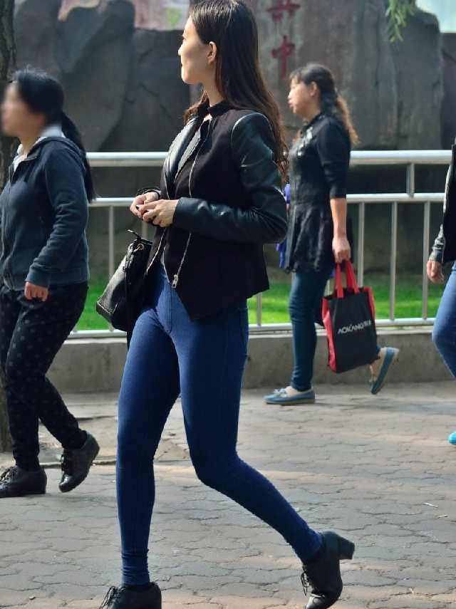 床上的夜行照片未审核版